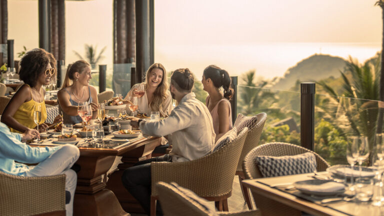 4 Ways To Travel Together This Summer